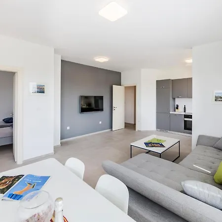 Apartman Awesome In With Kitchen