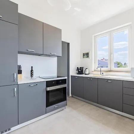Apartman Awesome In With Kitchen