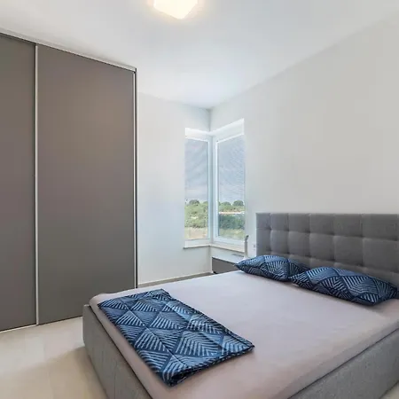 Apartment Awesome In *